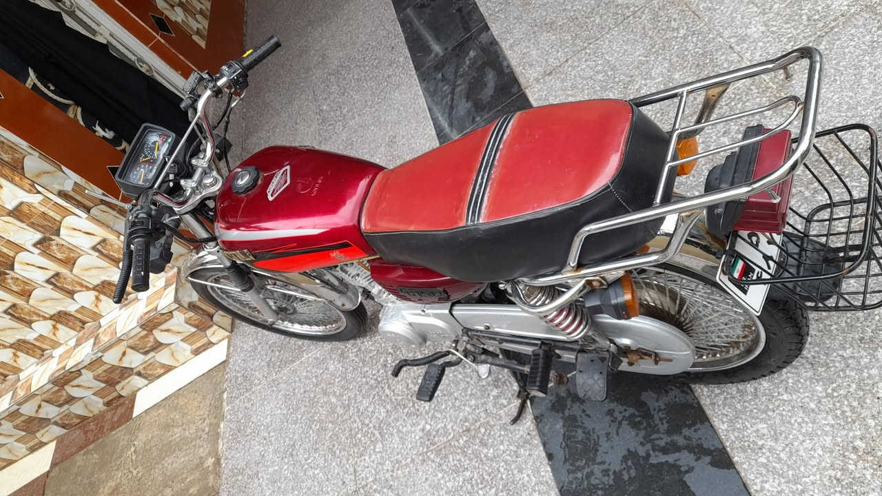 السلام عليكم تايكر موديل 23 باب اول الأصلي طالعه ب 24 دراجه جديده مكفوله من كلشي اوراق كامله دراجه جديده كلشي شغال بيهه دراجه تخبل مال جناي مامتعوبه كلش حلوهه الشراي يتصل وبي خير ويدلل مكاني بابل السعر ٥٥٠ وبيه مجال ***********
