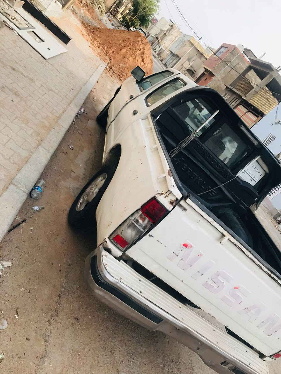 شبوط 2002 سياره ياباني نيسان سياره اي ضربه ما بيها نظيفه كلش السياره سعره 70 ورقه وبيها مجال رقم بغداد  ***********
