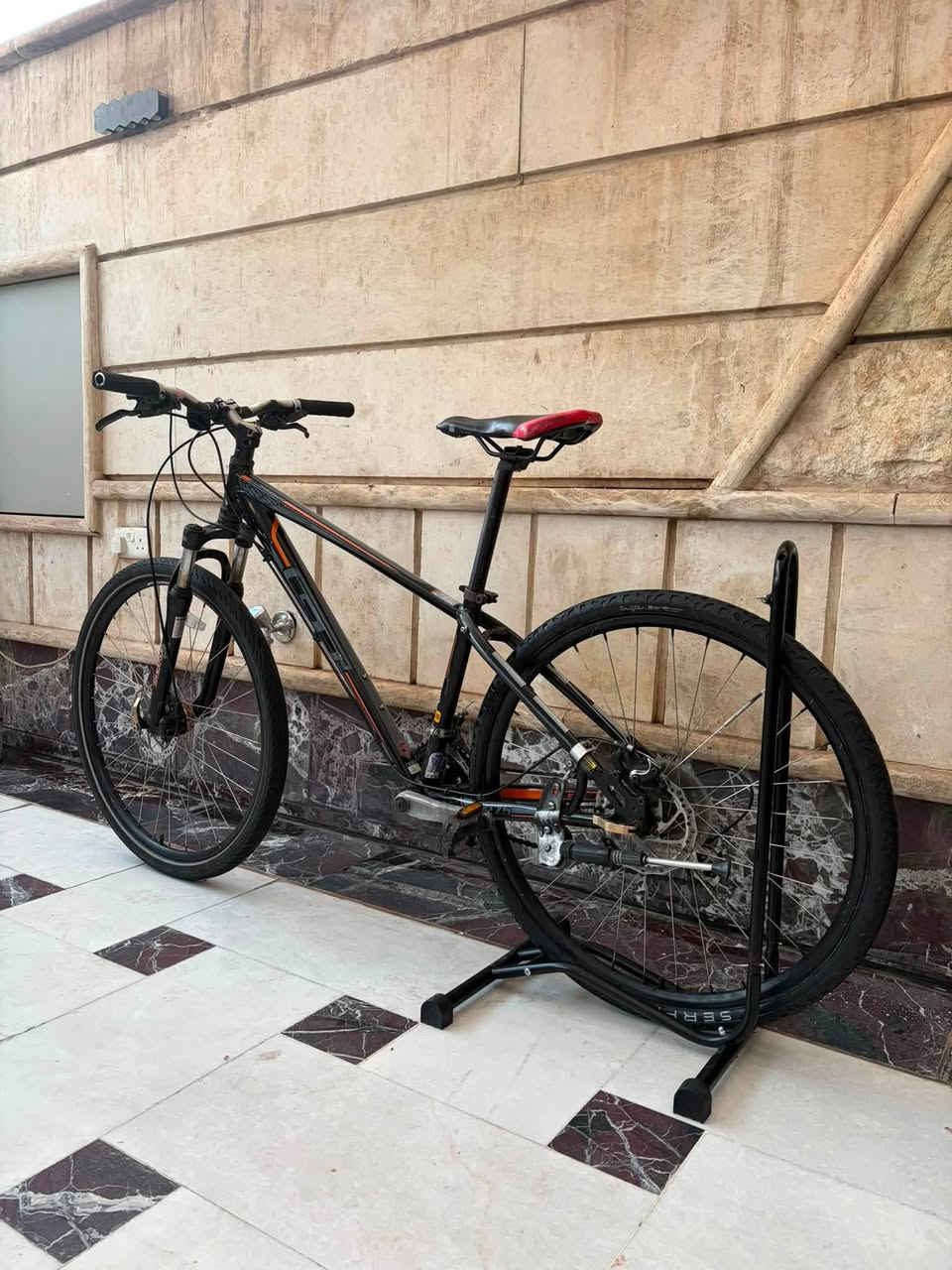 السلام عليكم
للبيع بايسكل ماركه GT🌟
الحجم 27،5 
دبل امامي SR SUNTOUR تحكم قفل فتح 
سستم التوس 8x3 
بريكات دسك تيكترو 
ركبه ستيرن مختوم GT 
الدراجه وضع حاويه وغير مستخدمه داخل العراق

السعر 240 الف🌟
للتواصل/***********☎️
مكاني بغداد زيونة 710📍
يتوفر توصيل جميع انحاء العراق🚚
