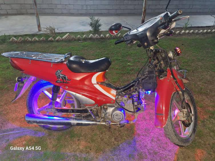 السلام عليكم موطور للبيع سلفيز موطور نضيف ما ناقصه اي شي محرك نضيف كله بلادي تايرات جديده المكان صلاح الدين قضاء بلد بني سعد السعر 575 وبي مجال حك الجيه الرقم***********
