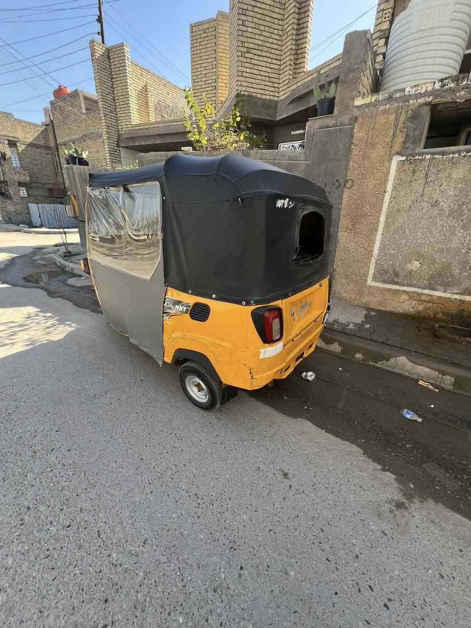 تكتك بياجو أوراق الكشر مبين كدامكم وكلشي موضح موديل 2021التكتك مكينتها نضيفه فشك جديد أوراق كامله مكان الأمين الثانيه شارع المكاتب السعر 2500قفل لان التكتك نضيفه  كبل للشارع رقم الهاتف ***********
