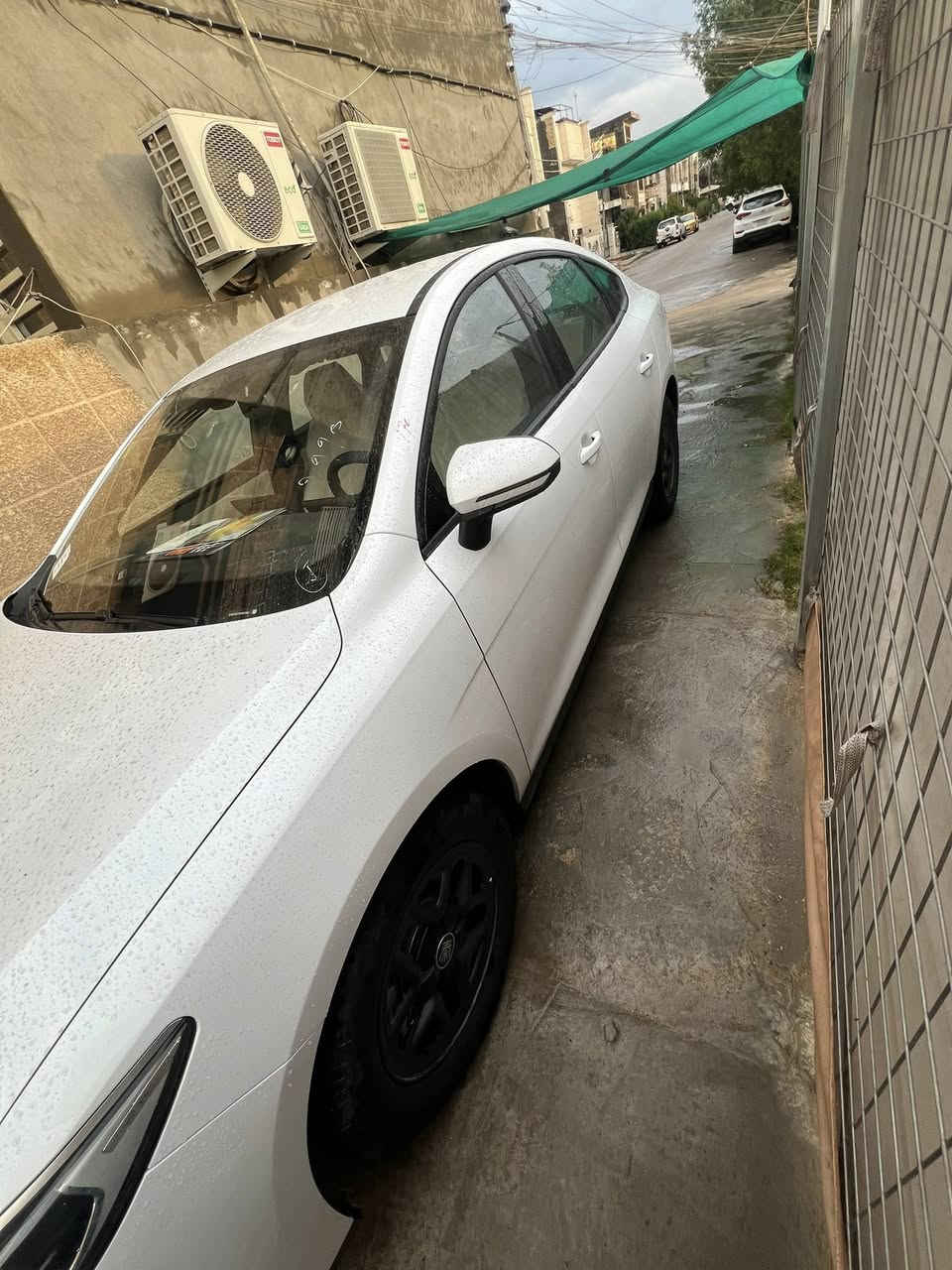 اسلام عليكم بيوايدي كن بلاص داخل ابيض زيرو موديل 2025  ماشية 300 كامل غراضها  فوم والمثلث والكارت باسمي السيارة 
سعرها 19 مليون 300 
مكاني سيدية 
***********
