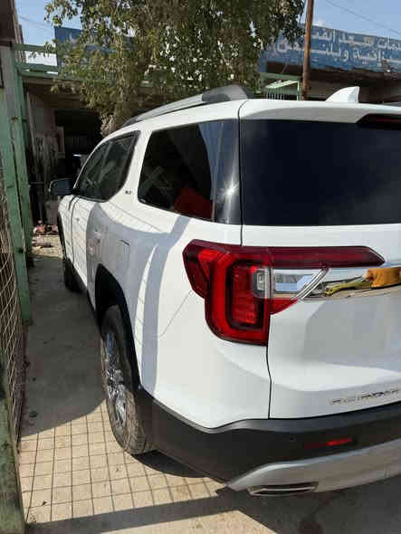 السلام عليكم 
‏ GMC Acadia 2023 SLT
( دخول جديد ) ماشية 29الاف
فول مواصفات للأخير عدا الفتحة  
٧ راكب - ٣ قطع تبريد
محرگ 2000 تيربو  
‏‎فور ويل(AWD) - كشنات جلد - تشغيل عن بعد
- نقاط عمياء - رادارات (360) امامي خلفي جانبي - 
صندوق كهرباء ( ويفتح بالرجل ايضا ) - سستم صوت (bose) - داتا شو - تدفئة كشنات - كشنات كهرباء
‏‎تحديد مسار - اوتو ستوب - توقف ذاتي عند الاقتراب من السيارات - قفل تلقائي - مراية تعتيم ذاتي + اشاير  - سايد بريك بصمة - فول تحكمات ستيرن - اضاءة العالي اوتو - لايت ٣ عدسات - منظومة زنون بلادي  
‏‎وبعد بيها هواااي مواصفات
 الحادث واضح بالصور 
‏‎سعرها 248  
‏‎السيارة جديدة بمعنى الكلمة وبالواقع بعد احلى وكل التفاصيل مذكورة بالكامل اي استفسار ثاني هذا رقم***********
