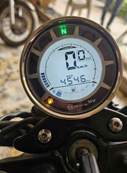 السلام عليكم 
دايوان لاتيه موديل 2023 
ماشيه 4000 بس !
ويل كب 
سيبايه موجوده
اشاير مبدلها بلد مثل بالصور
كله محسن بانزين 
دهن امزويل اديرلها
وياها خذوه agv اصليه مع سبيكر شغال
الدراجه نظيفه مثل بالصور
بيها سنويه واسط بأسم صاحب المعرض 
اللوحات مطبوعه فقط يراد واحد يمشي بالمعامله ويه صاحب المعرض وتتحول باسمه 
مكاني بغداد الاعظميه صليخ
الي يحب اسويله وكاله عادي 
اوراقها موجوده ايضا 
السعر 2.800.000 هي والخوذه وبيها مجال 
موجود ماسنجر واتس 
***********
