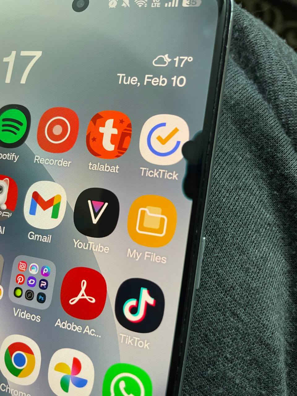 ريلمي جيتي نيو 5 اس اي ذاكرة واحد تيرا رام 16
الجهاز شغال تكدر تستعمله لكن مبدل شاشة وبيها سواد وطرف الشاشة من فوك ما تلمس وما تدعم 144 فريم بس 60 يعني باختصار شاشة amoled الوانها حلوة ولمسها مابي مشاكل بس مو اصلية درجة ثانية والضهر والفريم هم مو نظيف يعني جاي ابيعه بورد والي يحب يستعمله على ما يصلحه هم يكدر يستعمله
سعره 170 الف وبي مجال للشراي
شباب الجهاز قوي وذاكرته عالية الي ياخذه يصلحه يم الوكالة وما راح يكلفه اكثر من 145 الف الشاشة الاصلية ويرجع وكالة


**إذا كنت صاحب هذا الإعلان وتريد حذفه لأي سبب، رجاءا أرسل رسالة إلى الدعم الفني**