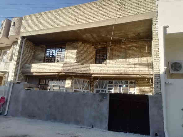 دار للايجار 100 متر طابقين
 العنوان الكرخ شارع الربيع شاكر العاني بالقرب من محكمة استئناف الكرخ بين مجمع تيجان سيتي ومجمع كرم بغداد 
يحتوي على
3 غرف نوم
3 حمامات
صالة
استقبال
مطبخ
منور
كراج
وسطح كبير
للاستفسار التواصل على الواتساب فقط ***********
