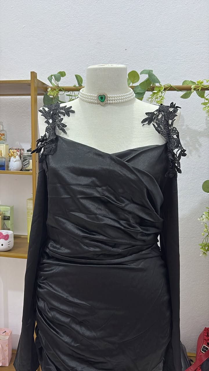 فساتين   كل واحد وسعره 🤍


**إذا كنت صاحب هذا الإعلان وتريد حذفه لأي سبب، رجاءا أرسل رسالة إلى الدعم الفني**