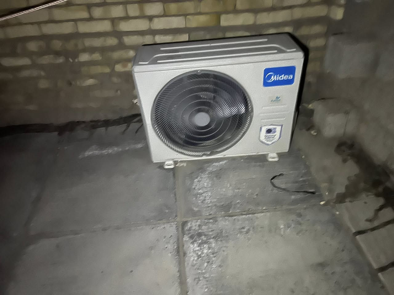 عندي هذني الغراض مال بيت للبيت كلما وسعره 
وياهن صوبه نفطيه جديده 
السبلت ميديا 2طن  نهايت الموسم شديته
هذا رقمي ***********
***********
مكاني ابو غريب
