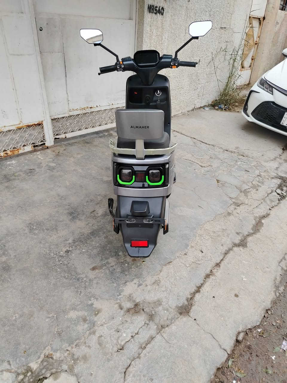 ***********
 السلام عليكم ريان ام عيون سعر ٦٠٠ وبيها مجال دراجه امانه الله ورسوله نظيفه بشكل وبطاريات شكد متريد ضمان جدد وع بلاد
