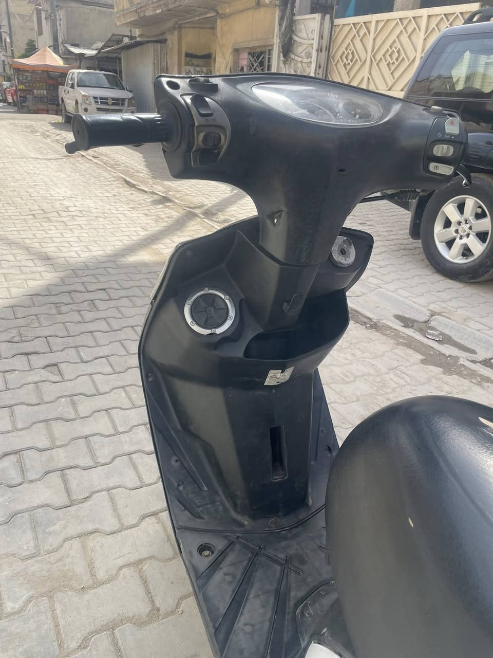 ثعلب رمبة مصار هواي نازلة اوراق موجودة كفالة عامة كل نقص ماكو ختم واحد ويه المكينة 
سعر ٧٥٠ وبيها مجال حك الجية مكان حرية ***********
