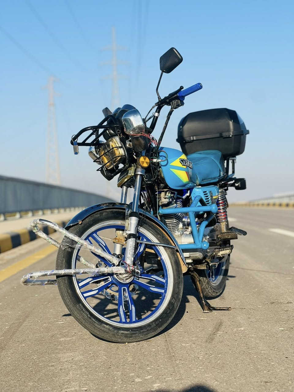 دراجه يراني  موديل 23مرقمه لوحه وسنويه نكليزي بسمي السعر /١٤٠٠.٠٠٠ مليون ار اربعميه
مجال حك الجيه


**إذا كنت صاحب هذا الإعلان وتريد حذفه لأي سبب، رجاءا أرسل رسالة إلى الدعم الفني**