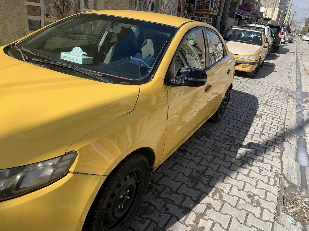 السلام عليكم كيا فورتي موديل ٢٠١١ رقم بغداد مكينه ٢٠٠٠ دوش سياره مبدل بنيد و باب خلف السايق بسأمي عارضها ب٧٣ و بيها مجال و اكو ملاحظات بيها اتصل و تدلل ***********
