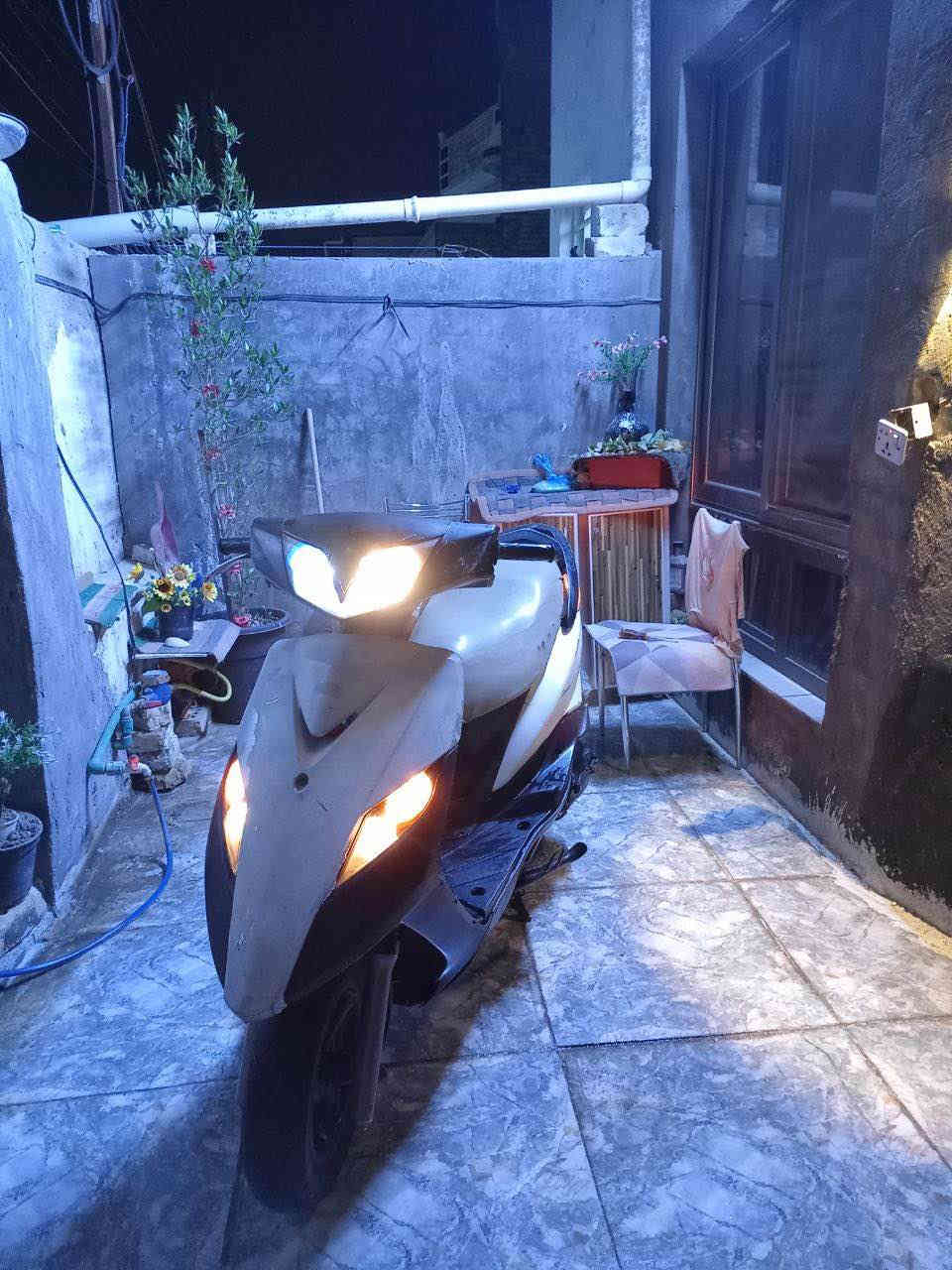 سلام عليكم للبيع دراجة ثعلب نضيفه ماشي حاله مجفته جديد وكابريتر جديد وباتري كله جديد نقصه قبق هندر ويده ابريك  خلفي  كفرات ابلادية مختمه 
السعر ٣٧٥ وبيه مجال لطيبين 
مكاني بغداد حي الجهاد الامانة 
الرقم *********** بغداد, العراق
