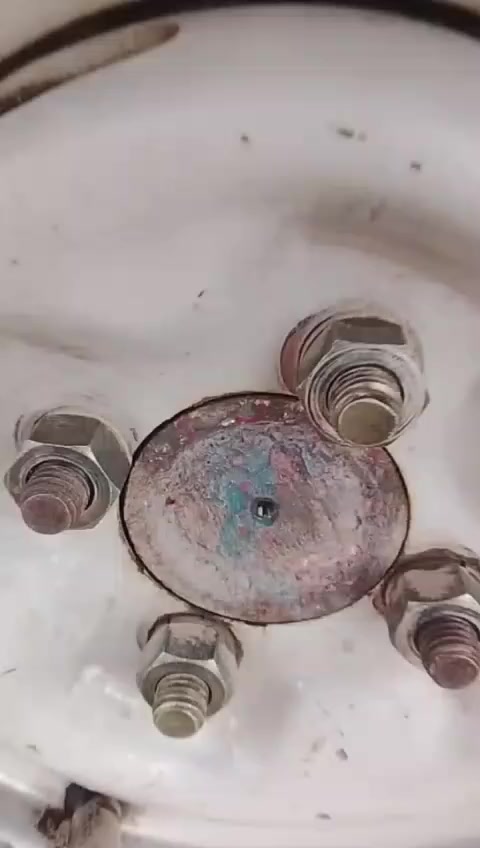 تكتك لبيع موديل 19 مجفته جديد وراق المصطفى معمره دوسات فقط سعر 5و100 /*********** مكاني بغداد الحسينية مال راشديه
