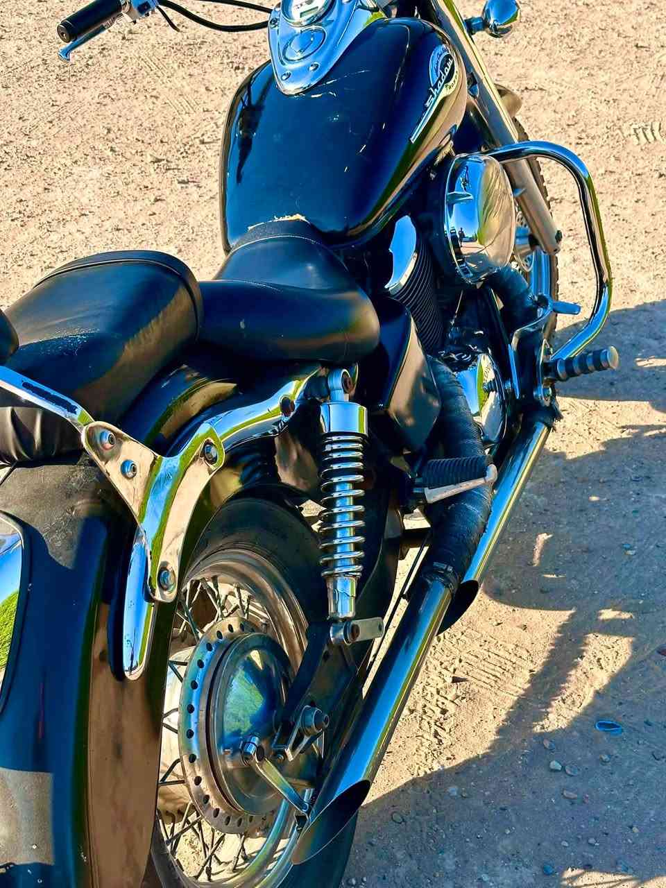 السلام عليكم 
دراجه نوع هارلي شادو 
لون اسود 
دراجه بلاديه
400cc.    ٤سلندر
دبل اكزوز بلادي 
دراجه كامله كهربائيات 
محرك كير مكفولات 
خمس نمر 
نكره سلف 

السعر (16)ورقه 

مكان الدراجه في الفلوجه حي العسكري 
للاستفسار ‭+٩٦٤ ٧٨٥ ١٦٩ ٤٩٣٠


**إذا كنت صاحب هذا الإعلان وتريد حذفه لأي سبب، رجاءا أرسل رسالة إلى الدعم الفني**