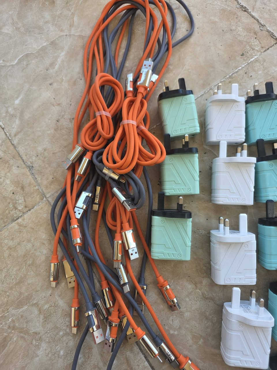 شاحن مع كابل سريع سعر القطعه 2000 فقط


**إذا كنت صاحب هذا الإعلان وتريد حذفه لأي سبب، رجاءا أرسل رسالة إلى الدعم الفني**