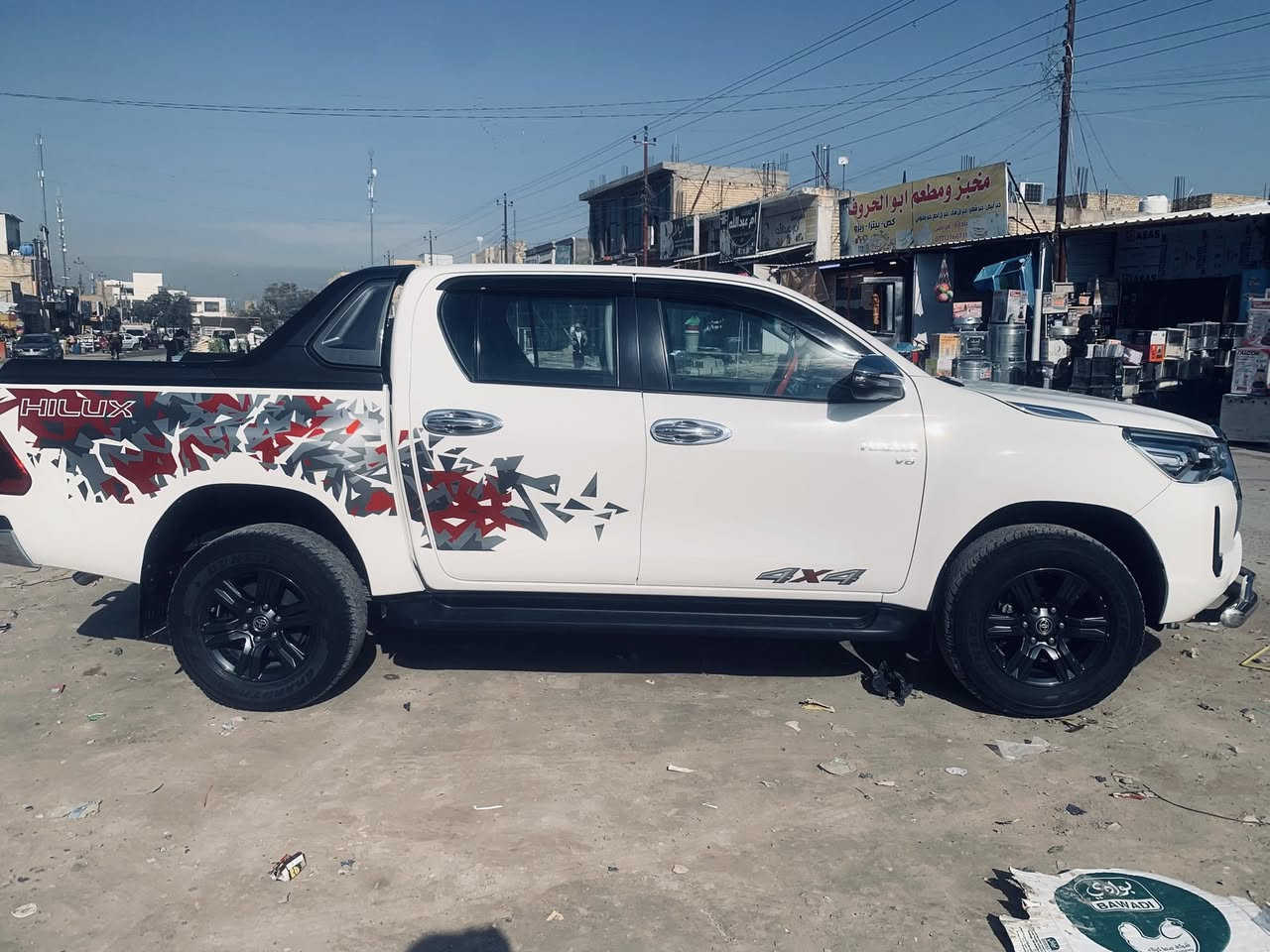 السلام عليكم سياره هايلوكس مديل 2022 تي أر دي  مكفوله كفاله عامه  سعره 355   هاذه رقمي ***********
