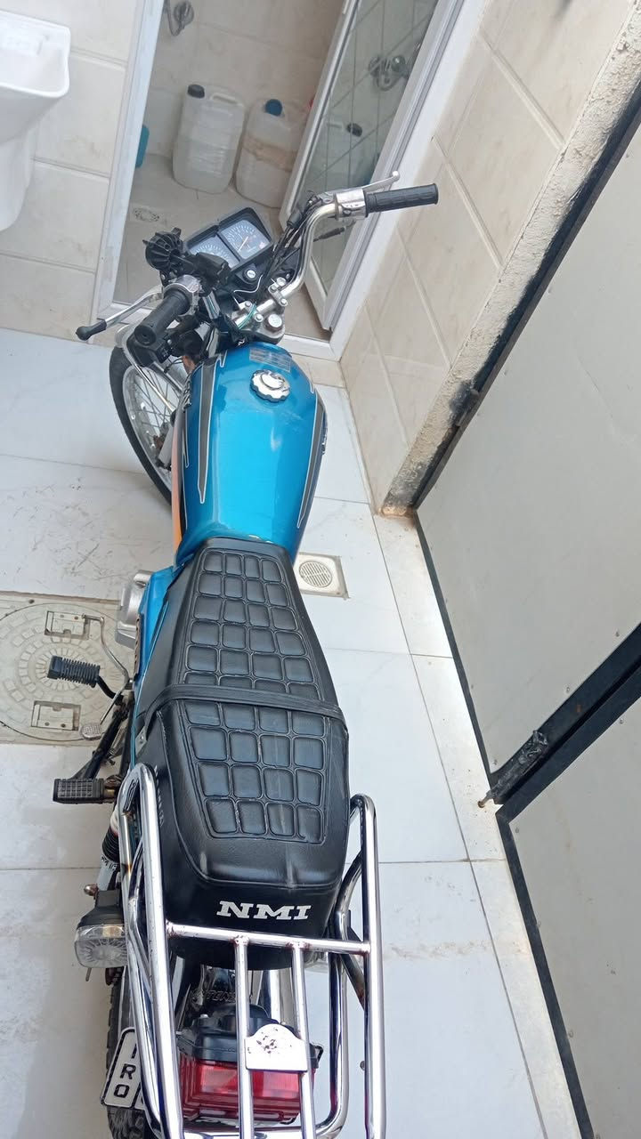 اربعه كير شاصي 18الباقي 23 رقم نجف انكليزي شرط المداور مكاني نجف السعر 900////للاستفسار *********** او واتساب
