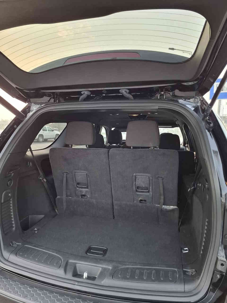 دوج دورنكو 2023 GT
حره بدون رقم بأسمي منفيس
لون اسود
محرك 3600 v6
مصابيح LED
كشافات ضباب LED
دخول ذكي
اوتو ستوب خروج عن المسار
كامره خلفيه
حساسات خلفيهة
صندوق كهرباء 
7 راكب
داخل اسود مخمل
تدفئة كراسي 
مثبت سرعة 
رادرات مانع تصادم
تشغيل عن بعد 
نظام تحذير عند التقاطعات
تحذير نقطه عمياء 
تحذير الخروج عند المسار 
ردارات جانبيه خلفيه
شاشه كبيره لمس
مودات قيادة سبورت وايكو
كرسي السايق كهرباء 
ماشية 50000 ميل
السياره بدون رقم 
اضائة زينون
كامره خلفيه
حساسات خلفيهة
صندوق كهرباء 
7 راكب
داخل اسود مخمل
تدفئة كراسي وستيرن
مثبت سرعة
مكان السيار بصرة
تبديل قطعتين / جاملق وبنيد
السعر : 27,000 وبيه مجال
للتواصل : ***********
@إشارة
