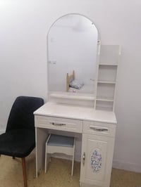 ميز تواليت • للبيع • سعر مناسب