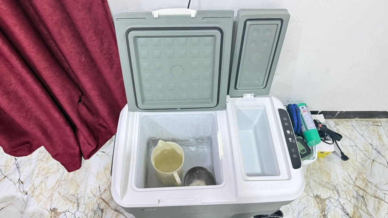 ثلاجه ومجمده بنفس الوقت شركة البيكول اصليه تشتغل عل جداحة سياره 12 v وعل كهرباء حجم 40 لتر تحتوي على صندوقين تجميد او تبريد واحد منهم تريد تخليه مال مشروبات وتحتوي على تايرات وسلايت عصا تصل درجة تجميد سالب -20  كومبريسر غاز شرط تجميد يوجد توصيل بي واتساب ***********
