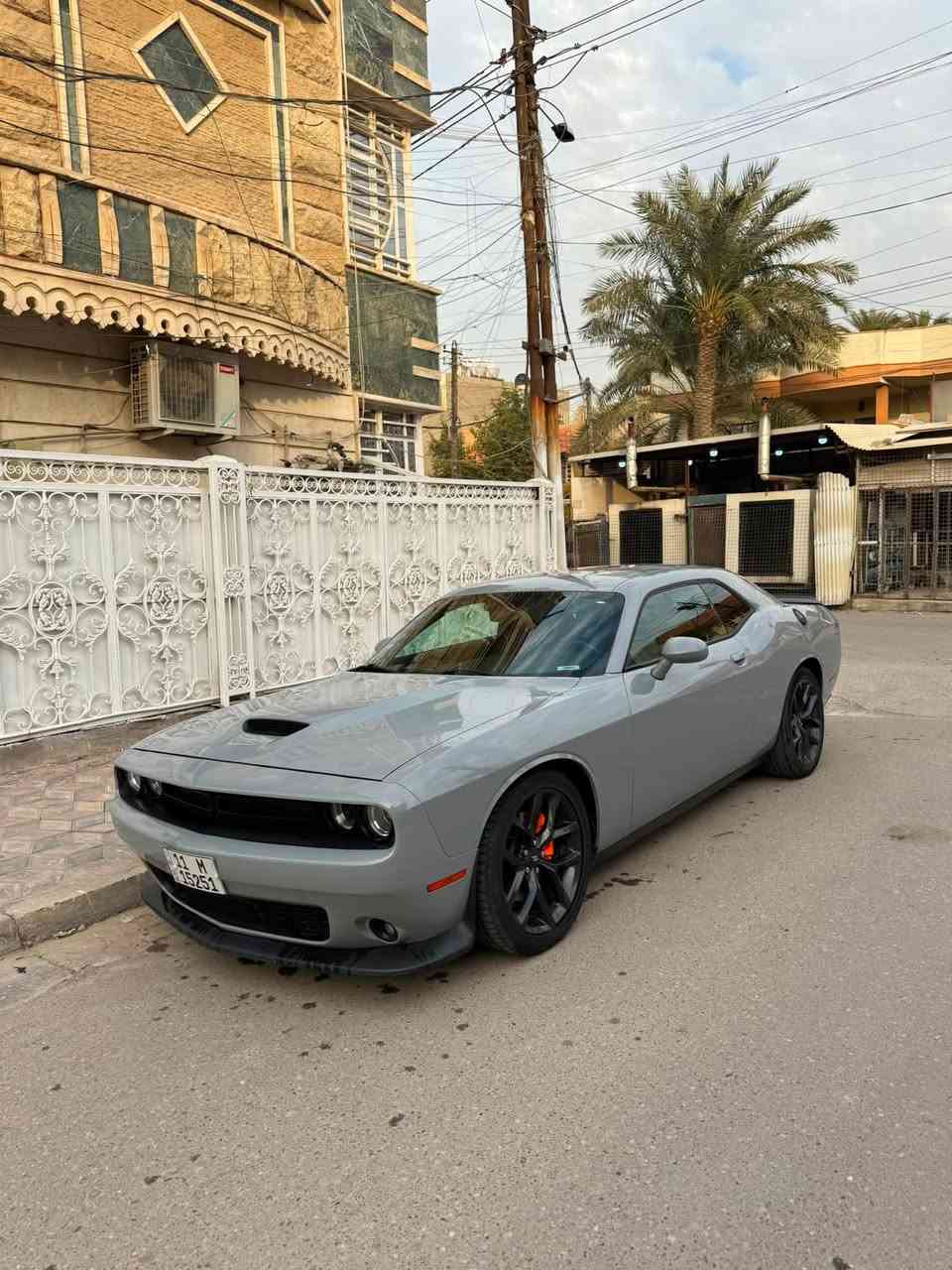 السلام عليكم
جالنجر GT بلاك توب 2021
لون سموك
بدوون ايرباك بدون شاصي بدون لغد
حادثهة بسيط جاملغ وبنيد صبغ 
ماشية 47 ميل يعني 76 الف كيلو
مواصفات عادية
شاشة وسط و شفتات ستيرن
وحساسات خلفية
كير مكفول مكينة مكفولة بدون فتح 
مبرمج مراوح
السيارة ناصبة و كاعدة ومعتني بيهة
وهذا رقم الشاصي 

2C3CDZJG4MH670660

عنواني حي الجامعة او زيونة
احمد
***********
