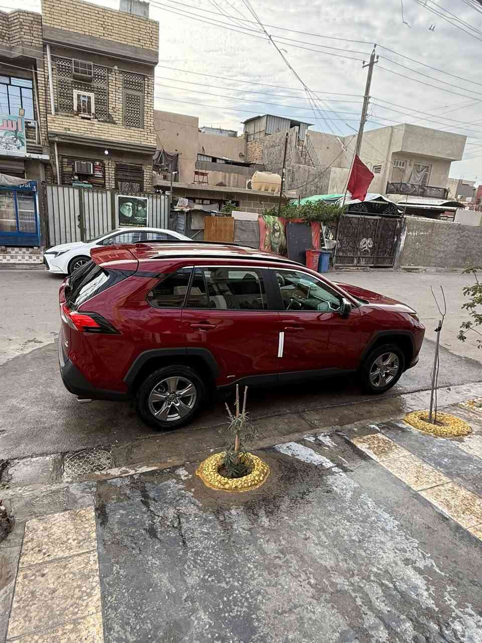 سلام عليكم راف فور 2025 وارد أمريكي صور الحادث موجوده بلنشر هايبرد ماشيه ١١ ألف للبيع فقط رقم بغداد ومكان سياره بغداد الكرخ الاستفسار ع رقم *********** سعر 220 وبيها مجال
