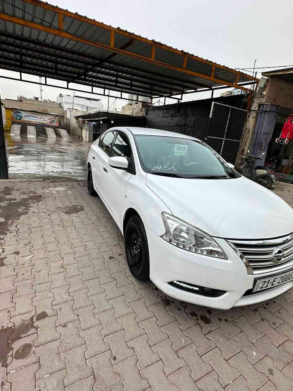 نيسان سنترا للبيع خليجي موديل 2018 سيارة كلين بس بيها بقعة فوك البنيت دفتر بانزين موجود والسنوية لحد 2027 السعر 127 رقم التفون ***********
