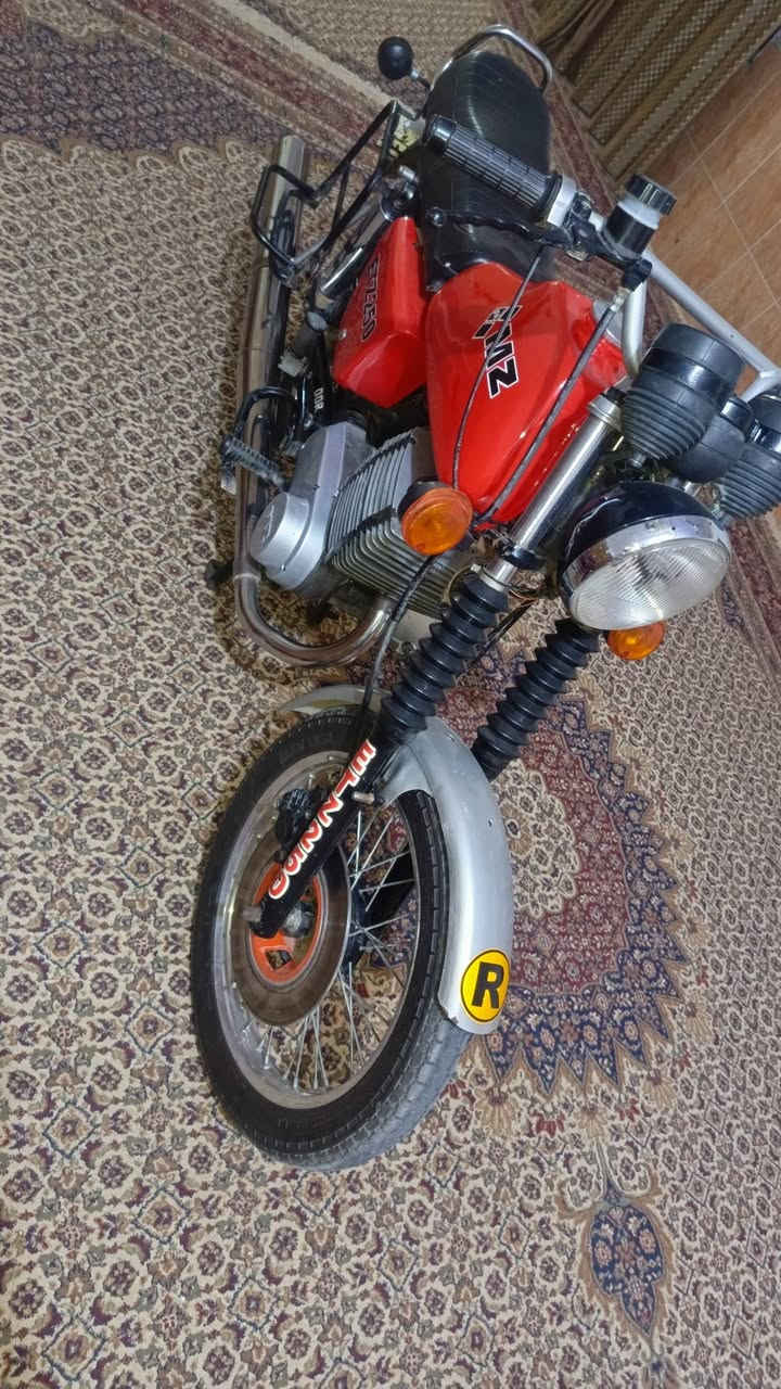 سلام عليكم هاي دراجه لبيع تريد رقم مثنى موجود بسمي  بدون هم ابيع دراجه كصه ٢على فتح دينمو ارميجر دراجه كامله ماتخسر عليه شي دراجه بيه لحيم بخشم قليل مكاني برميثه محافظه المثنى وهاذ رقمي وخاص هم مفتوح ***********
