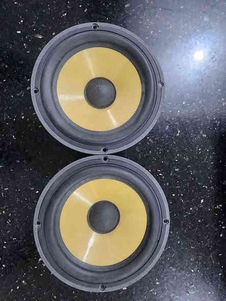 Focal K2 Power
الحجم : 6.5 

القوة : القدرة القصوى 200 واط

القوة الثابته 100 واط RMS

الحساسية 91 ديسيبل 

التردد : 60 هيرتز -22000 هيرتز

نوع السماعة  مدبيز 

فئة السماعات هاي اند سلسلة قوية جدا من ارقى الماركات بالعالم من شركة فوكال الفرنسية 

السعر 130 الف للزوج 

وعندي اثنين كومبوننت بالكارتون سعرهن 200 الف 

العنوان الكاظمية 

***********
