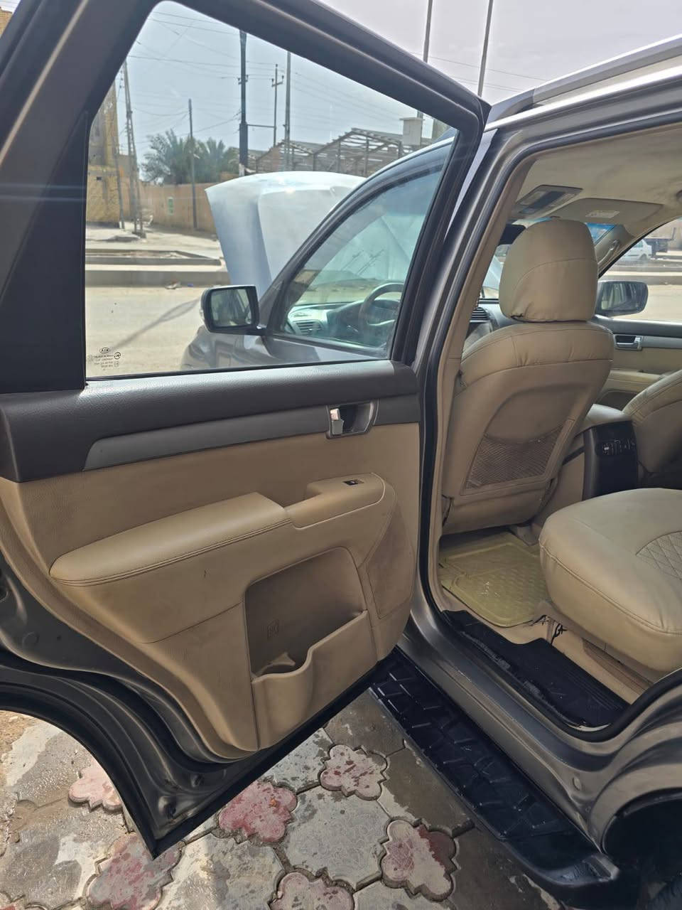 السلام عليكم سياره مهافي موديل 2012 تبريد 3قطع  سنويه جديده بسمي مداور ثاني يوم  الاستفسار والاتصال عله الرقم ***********/*********** .
