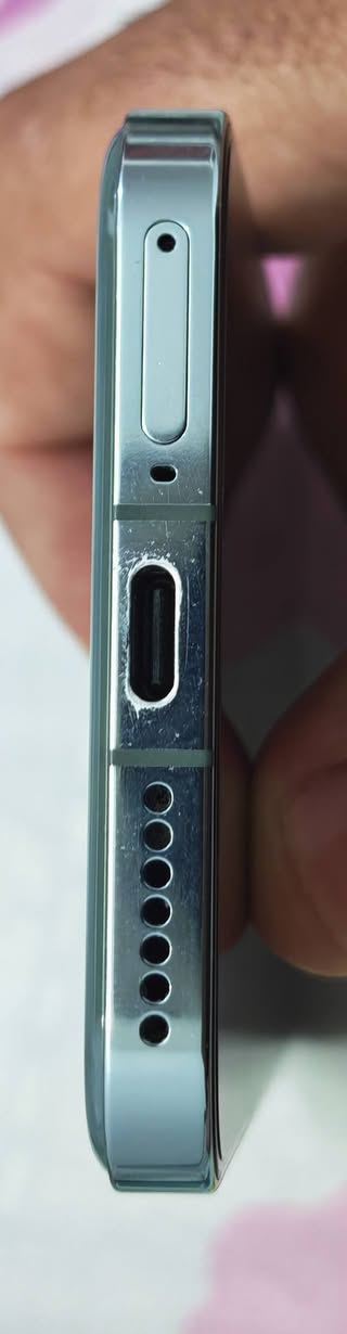 السلام عليكم شلون الشباب
شباب Xiaomi 14 العادي نظافة 95%

المعالج : Snapdragon 8 gen 3

الذاكرة : 512 والرام 12

بطاريتة 76% حسب التطبيقات الخارجية لان مايقرة النسبة من الاعدادات يعني بالشحنة ينطيك 7 الى 8 ساعات استخدام عادي ووية الالعاب القوية 3 ساعات 
ويجي وياة 4 كفرات 
سعرة 400 الف قفل وكامل التفاصيل بالصور


**إذا كنت صاحب هذا الإعلان وتريد حذفه لأي سبب، رجاءا أرسل رسالة إلى الدعم الفني**