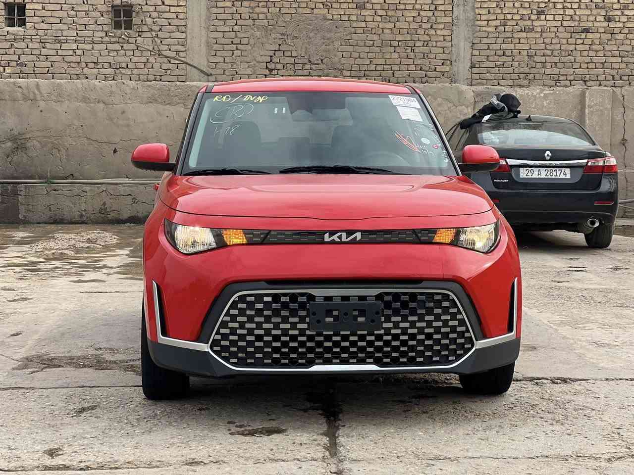 سلام عليكم للبيع كيه صول موديل 2024 موصفات اس تحكم جهتين حاكيه مانع نزلاق شاشه كبيره ولمس كامره دواره رادار مامي وخلفي رادار يمنه ويسره حساس طارات نضمه قياده حجم المحرك 2000 دوش ولكب كروم السيارة مكفوله من الصبغ التبديل والغرق والبارد كفاله عامه ماعده الكسر بل دعاميه فقط السيارة حره جايه بسمي بدون رقم تترقم جميع المحافظات بيها رقم فحص موقت تمشي بي 3 اشهر دخول جديد ***********
