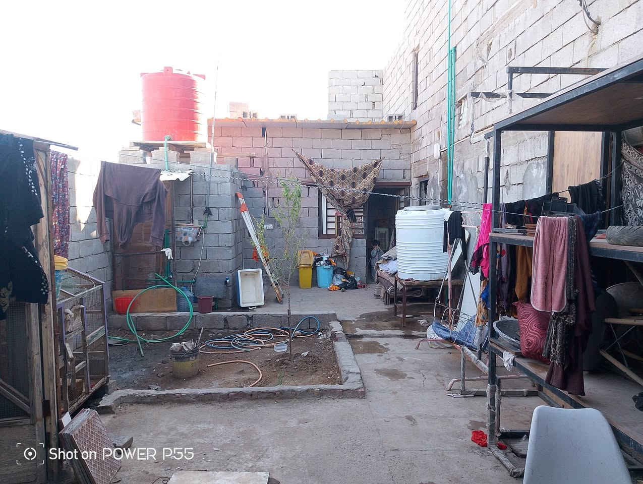 ‏بيت للبيع المساحه 300 سعر 100 نوع العقار وقف سني مسجل بسمي عنوانه ابو الخصيب حمدان شارع الوسطي تدخل بشارع ابراهيم ابن مالك الاشتر بنهايته على صفحه الوقف السني. تفاصيل البيت بناء بلوك جديد مساحه البناء 180 بي كراج لسياره وحده وحديقه جبيره سقف البيت كونكريت ما عده المطبخ خارجي مسوي جبير حار وبارد سقفه سندويج /البيت متكون من 3 غرف وصاله جبيره واستقبال وحمام داخلي وصحيات ثنين خارجيات كهربائيات البيت كامله تأسيس الماي كامل وأيضا مجاري البيت كامله نقصه كاشي وسقف ثانوي فقط مصبوبه الارضيه رقمي للتواصل وتفاصيل أكثر 
‏***********
