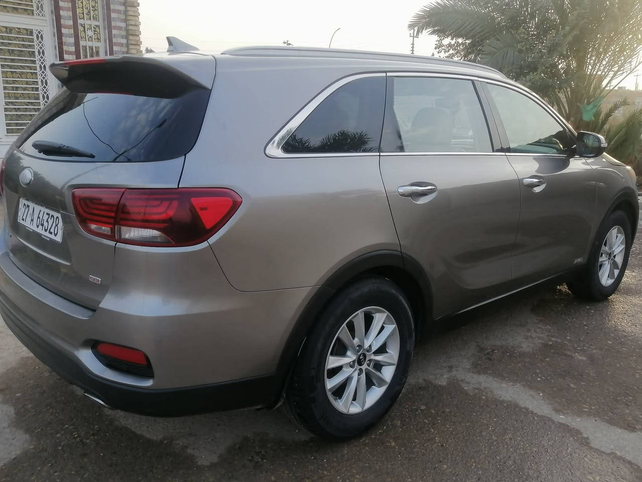 سورنتو 2019 وارد امريكي محرك جي دي اي 2400 أربعة سلندر دفع رباعي مواصفات LE ماشية 123m بسمي رقم ذي قار انكليزي السيارة بسوك الشيخ ضربته قطعة وحدة بس البنيد نفسيتة معمر بدون دواخل اطلاقا معروضة 190 بية مجال السيارة علئ ايد وحدة ومدارية الله شاهد جاهزة للاخير ناذب علية ربع ***********
