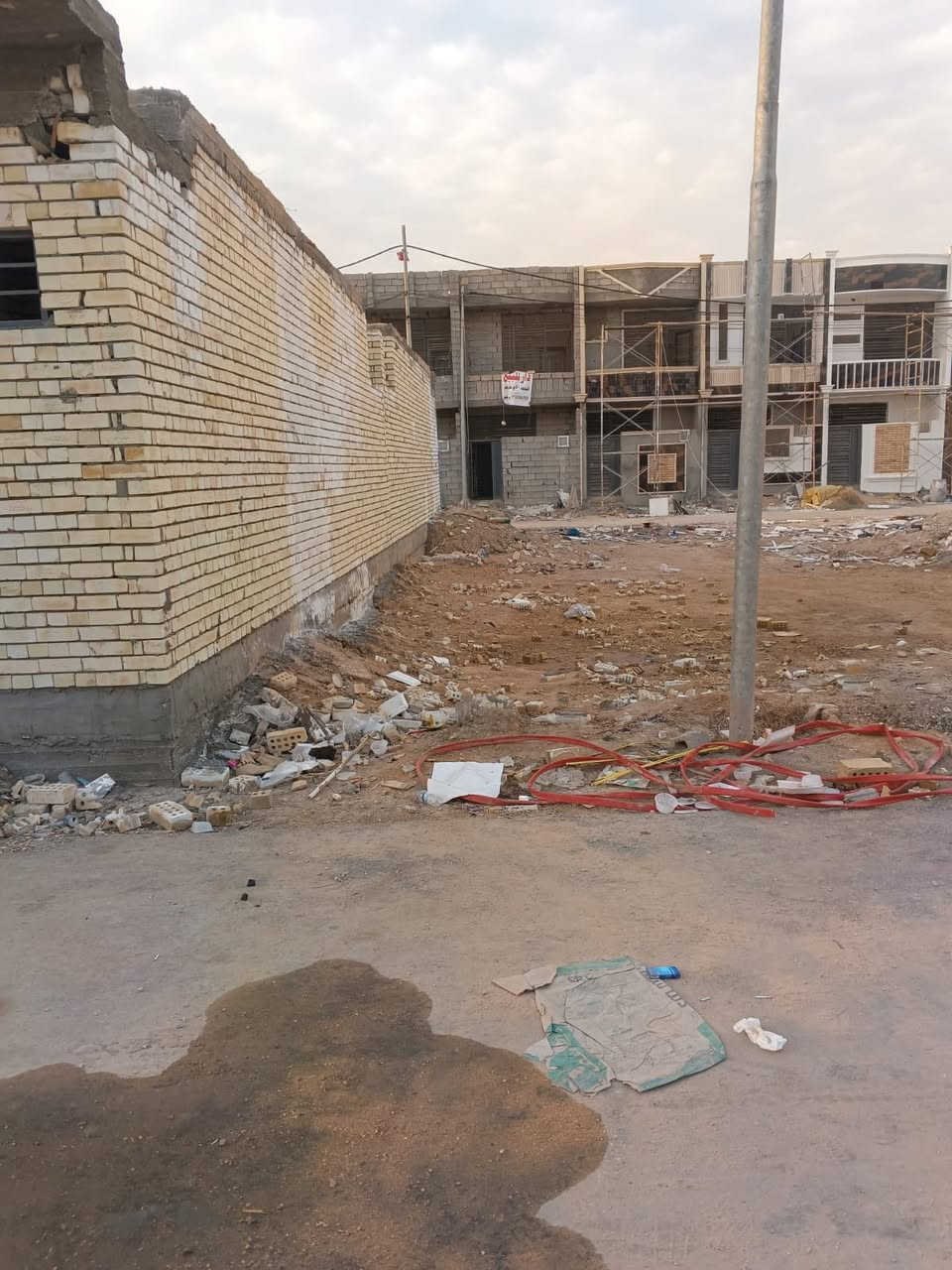 السلام عليكم يتوفر قطع اراضي للبيع مقابل مستشفى الكفيل نهاية شارع الجاير خلف حي الكرار نوع العقار سند 25قرار محكمه خدمات كاملة مي ومجاري وكهرباء وتبليط عرض الشارع الرئيسي ١٧ومدخل القطع ٩
متوفرة جميع المساحات وايضاً يتوفر بيوت المساحه ٥٠متر الاستفسار عن الأسعار ***********
***********
