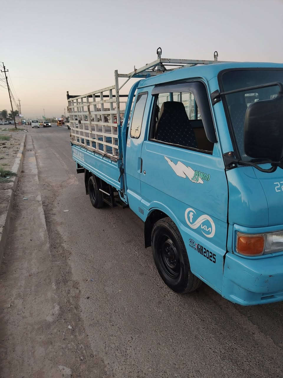 كيا 95 رقم بغداد مشروع وطني قمارة وربع سبعه جنكال كير ومكينه وشاصي مكفولات رقم شعار  باسمي العنوان بغداد المعامل
***********
السعر 53
