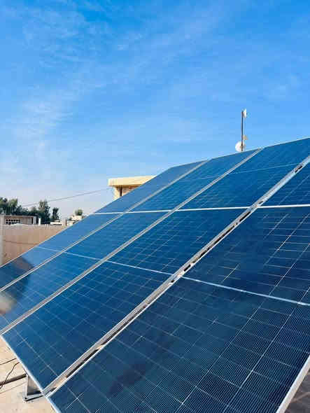 منظومة من طاقة سمارت في الموصل - حي العربي - منزل الدكتور حامد ابراهيم الراشدي 

تم اليوم الانتهاء من نصب منظومة طاقة شمسية 
 منظومة Sofar للدكتور حامد ابراهيم الراشدي  
منظومة سوفار هي منظومة هجينة يمكنها التوليد وارجاع الكهرباء للوطنية بكفائة عالية . 

- انفيرتر 6 كيلو سوفار ضمان 5 سنوات 💪🏼
- بطارية داينيس 14.6 كيلواط ضمان 10 سنوات 💪🏼
-  لواح شمسية 620 واط من HZ ضمان 12 سنة 
- نظام مراقبة عن بعد كامل 24/7

 

# مميزات المنظومة الشمسية
-ارجاع الكهرباء للوطنية 
- تقليل فاتورة الكهرباء بنسبة اكثر من 80% 
- تحسين البيئة وتقليل الانبعاثات الكربونية
- توفير الطاقة في أوقات الذروة
- المحافظة على اجهزة المنزل كون الفولطية مستقرة وتطول العمر الافتراضي للاجهزة الكهربائية   

# الفوائد المالية
- توفير مالي جيد كون الكهرباء مجانية وارجاع الكهرباء للوطنية 
 .

مكتب طاقة
الموقع الاول بعشيقة حي العسكري مقابل معرض مخلد 
 مهندس فادي *********** 
***********.   اياس سعيد
 

طاقة_شمسية
#منظومات_طاقة
#سوفار
#HZ
#داينيس
#الربيعة
#تل_سمير
#طاقة_سمارت
#طاقة_متجددة
#انفرتر
#بطاريات
#الواح_شمسية
#نصب_منظومات
#عروض_الطاقة
#عراق
#بعشيقة
#مهندس
