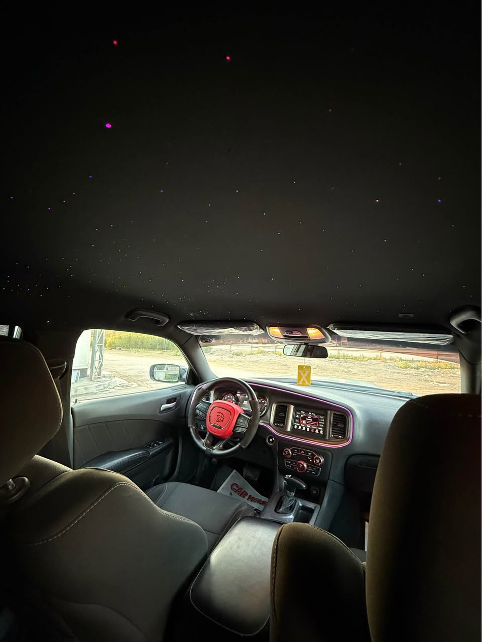 السلام عليكم
السعر :199 وبي مجال
جارجر 2021 6 سلندر 
حادث بنيد وجاملغ خفيف بدون دواخل ابد
عليها كت كامل وايد بدي
شقف روز رايز داخل اناره محيطية متغير
اكزوز صوت كلش حلو على الريموت 
ويل نجمة ابو الخسفة الاصلي لويات هم
ماشية ٨٥ ميل
استخدام شخصي
رقم اربيل الجديد 
مكاني بغداد الدورة
الرقم *********** بغداد, العراق
