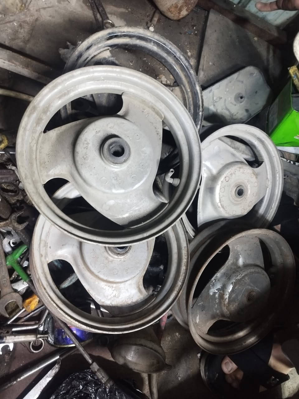 للبيع مال يوماها2خلفي و 2امامي نضيفتات تجي وشوف وبيهن واحد امامي مال ساسوكي ***********
