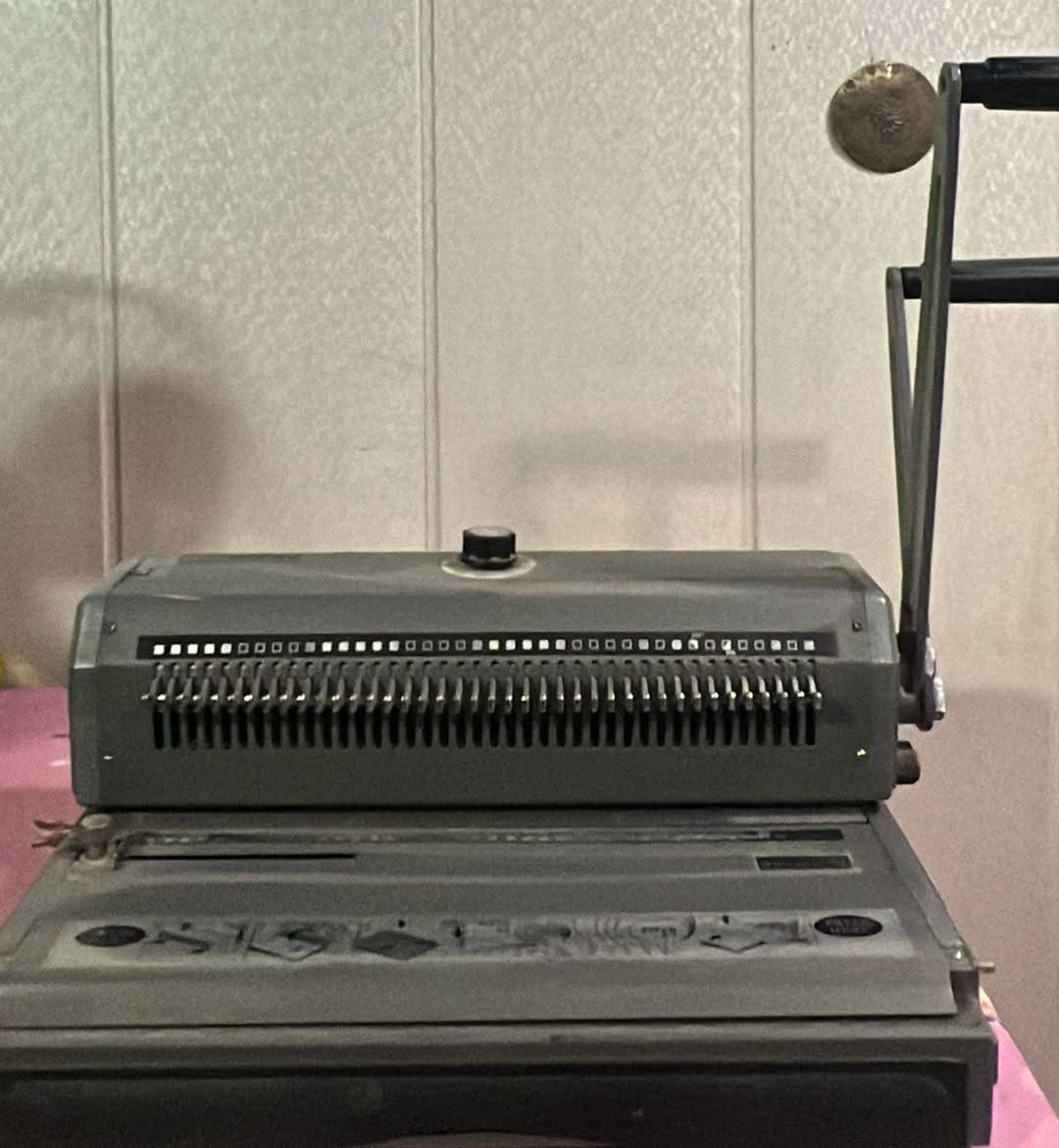 مكتب الغد ذهبي خدمات اجهزه مكتبيه بغداد الكرادة خلف بدالة العلوية ***********
