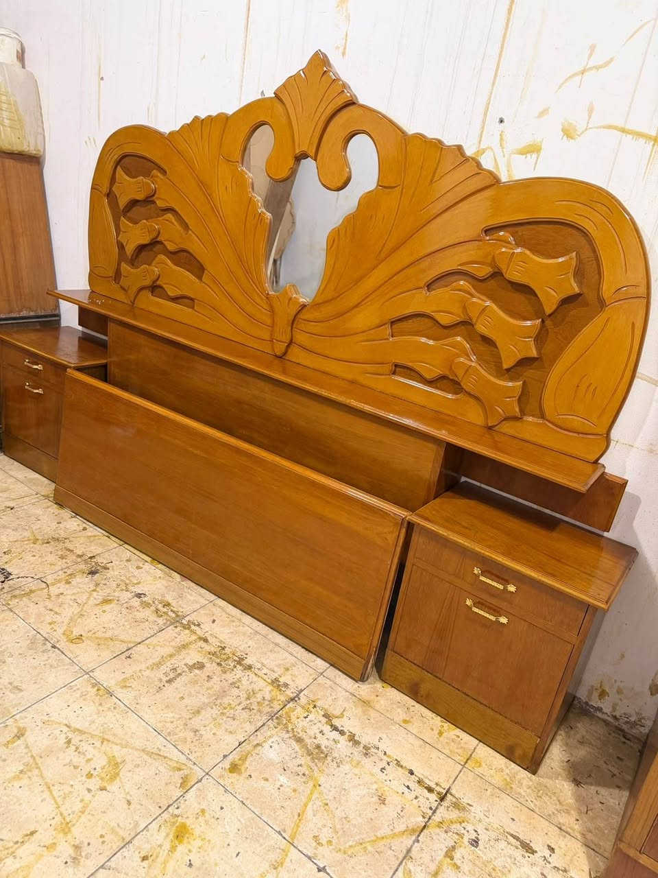 السلام عليكم✋
عرض خاص ومغري بس 125 الف👍 قفل 
توفر لدينا من تخت نفرين شغل درجه اولى توصي نقش عراقي 💥 
للاستفسار وتساب *********** مباشر🆕 ***********
ومستعدون لشراء الغرف النوم المستعمله و الكناتير 🌹
