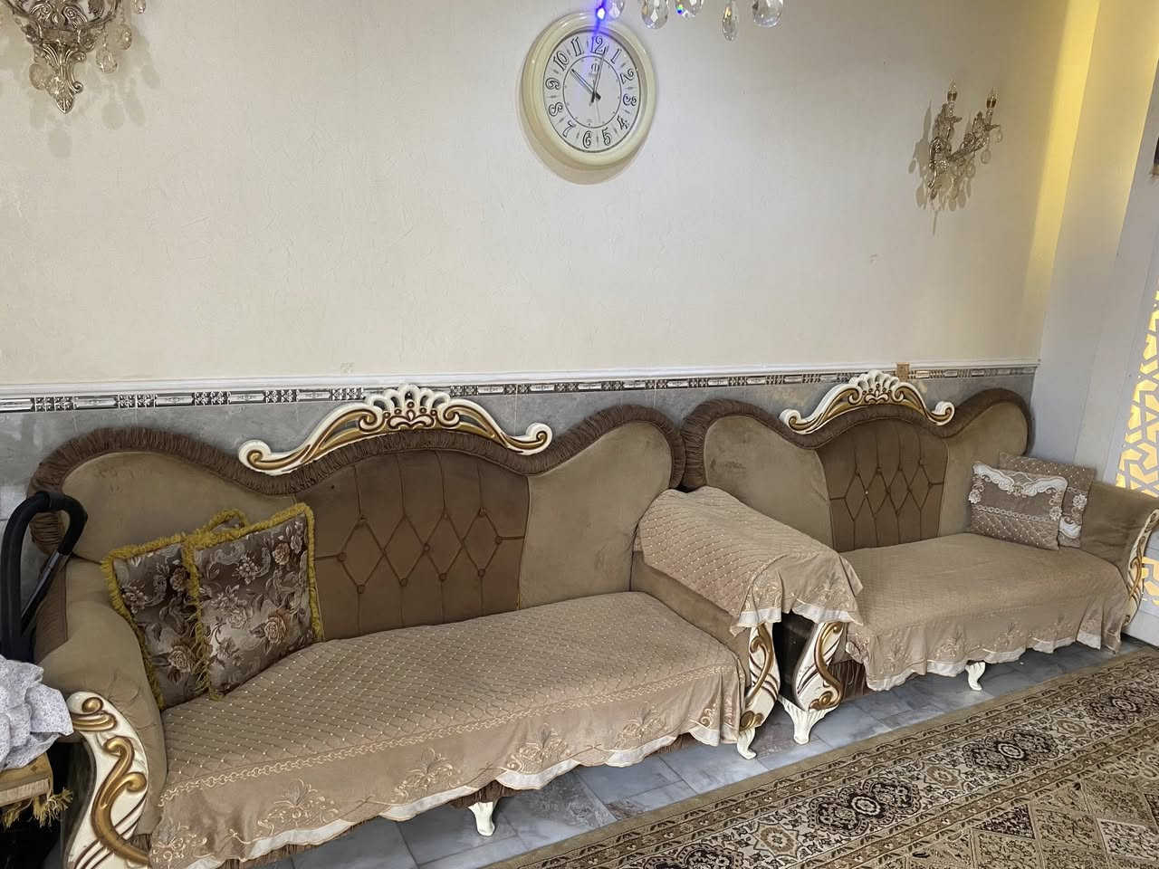 السلام عليكم 
تخم كامل نضيف سعره ٢٥٠ الف 
غساله شغالة سعره ٥٠ الف 
مكاني ال سكلات ال ١١ شارع ملعب جيكار


**إذا كنت صاحب هذا الإعلان وتريد حذفه لأي سبب، رجاءا أرسل رسالة إلى الدعم الفني**