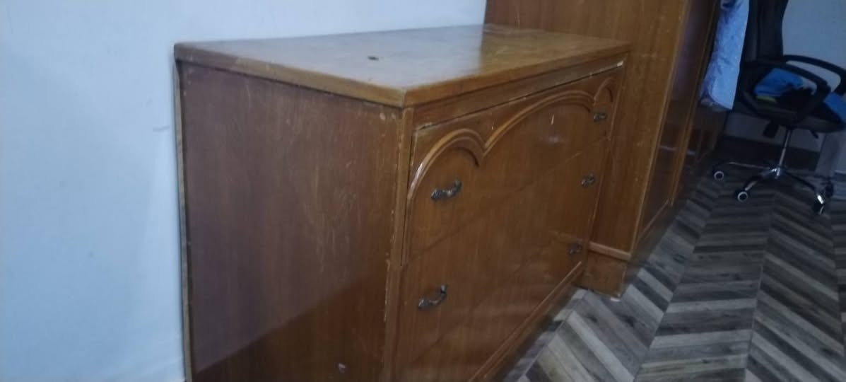 للبيع بسعر 60وبي مجال للتواصل عبر الرقم ***********
