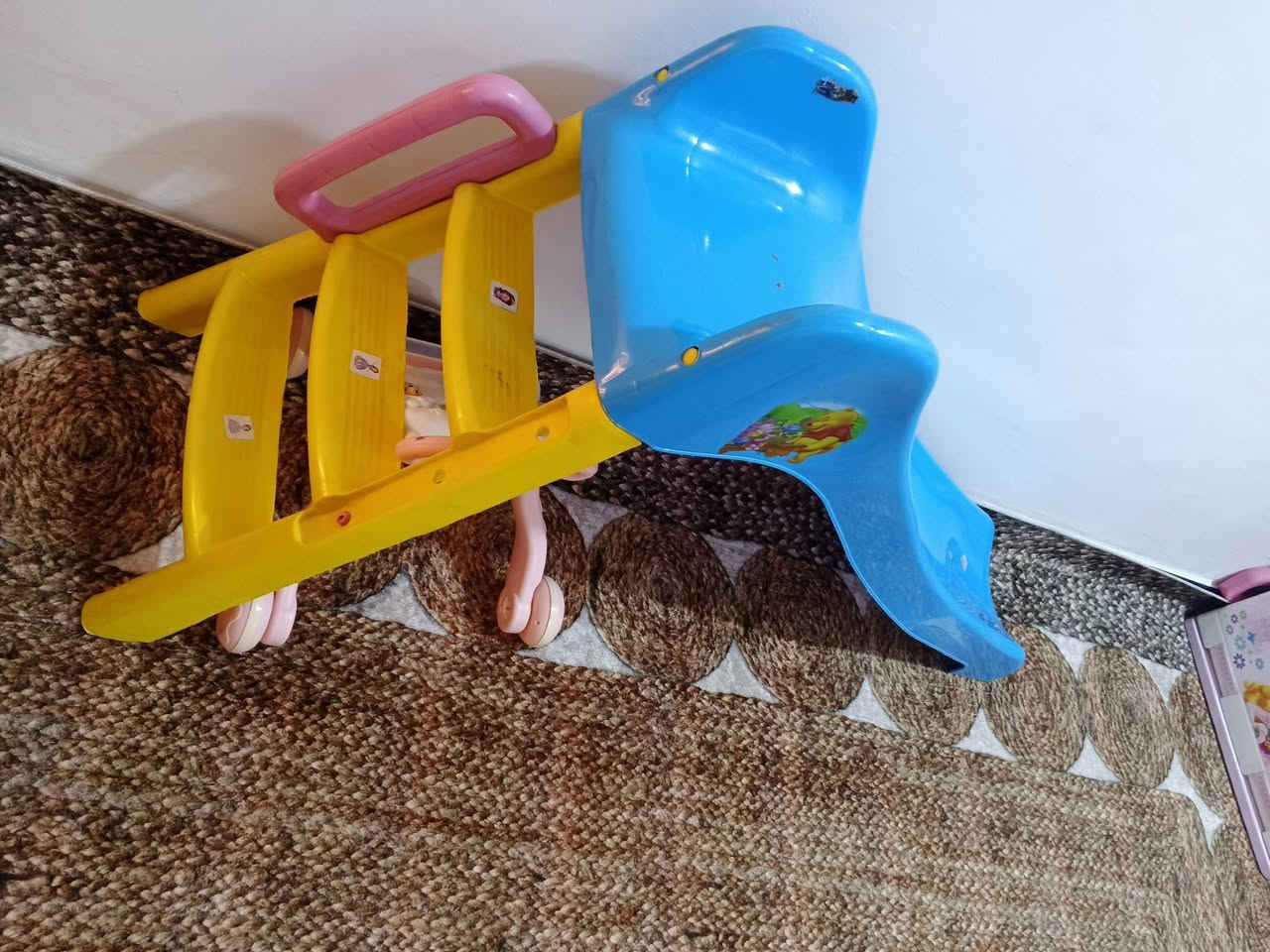 للبيع مرجوحه 
وزحليكه اليده مكسورة فقط


**إذا كنت صاحب هذا الإعلان وتريد حذفه لأي سبب، رجاءا أرسل رسالة إلى الدعم الفني**
