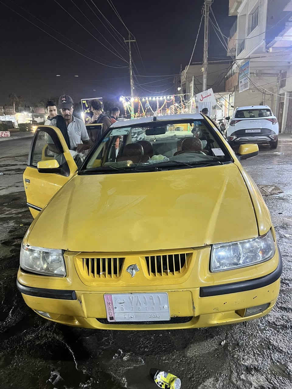 إخوان، سمند موديل 2012
السيارة مثل ما تشوفون بيها ضربة بسيطة بالجاملغ الأمامي.
المحرك نظيف وجيد،
الكير كلش زين،
والكلج جديد ومكفولات.

فقط هاي الطخة البسيطة.
تدفئة وتبريد شغالات.
سيارة نظيفة.
سعر السيارة 36 وبيها مجال حك، جيتك.

اللي يحب يتواصل على هاي الأرقام:
*********** فقط واتساب
*********** رصيد واتساب
