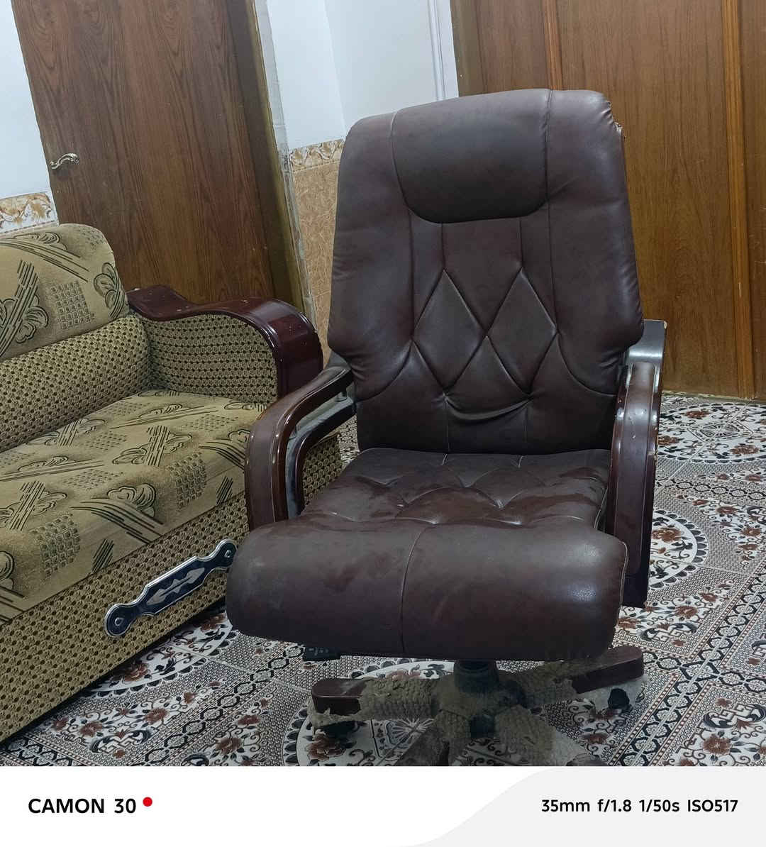 السلام عليكم اخوان كرسي لبيع الكرسي نضيف نضفه90/100 الكرسي مستخدم الكرسي السعر 90 ألف وبي مجال وتواصل على هاذ الرقم ***********@
