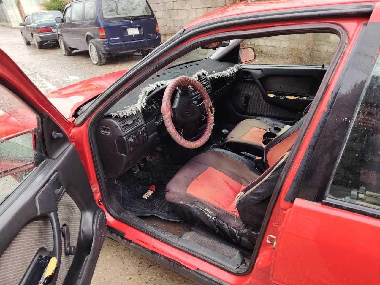 فكتره للبيع حجم عشين شرط كير ومحرك  كاربون بانزين  شرط التحويل 44 وبيه مجال ***********
