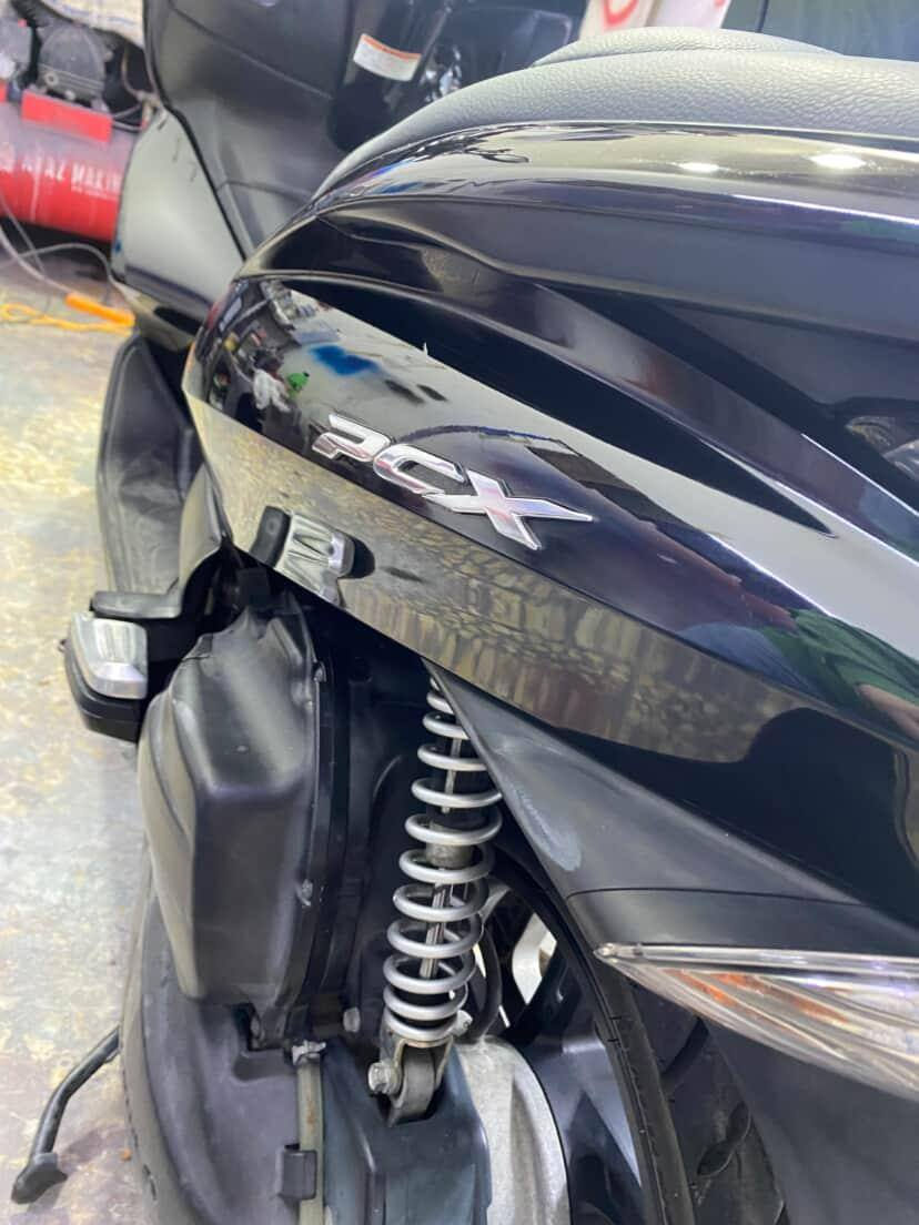 سلام عليكم دراجة بيسي اكس جيل اول ياباني اصلي مكينة 125 دراجة بعدهي زيرو ماشية 14 الف صار 40 يوم من نزلتهة من الرنبة حساسات كلهة شغالة كلوبات كلهة شغالة بيهة صالنصة رياضي بلادي يابانية 4 قطع ما بيهة نقص برغي دراجة جديدة كلش السعر *********** متواجد واتساب وتصال وتدلل
