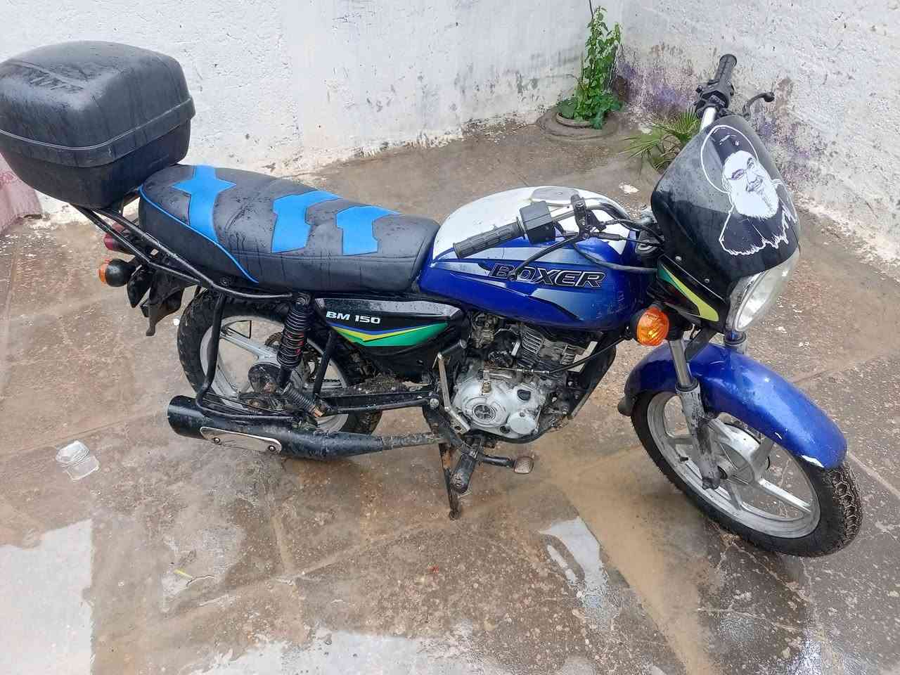 سلام عليكم بوكسر 2018دراجه خير من الله كهربائية سلف كله شغال تايرات جدد وراق اصولي باقي تفاصيل اتتصل سعر 650وييه مجال  ***********
